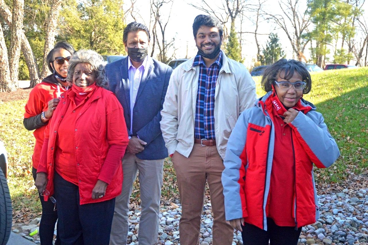 CEdge and MAPO Provide Holiday Support for More Than 300 Families
